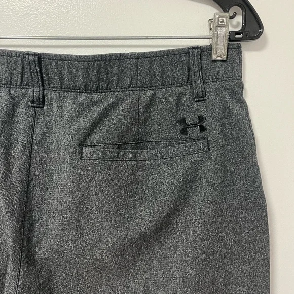 Like brand new Under Armor men’s loose shorts - Picture 6 of 6